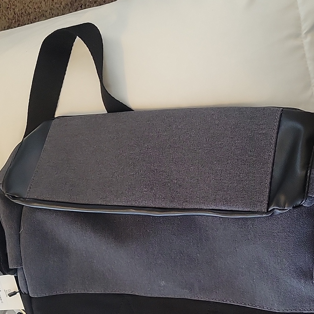 NWT Men's London Fog Canvas Messenger Bag - Picture 8 of 10